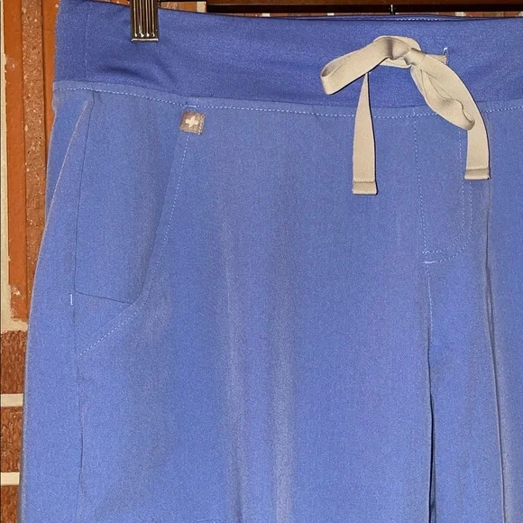Figs Scrubs Technical Collection Zamora Jogger size medium petite - Picture 3 of 14